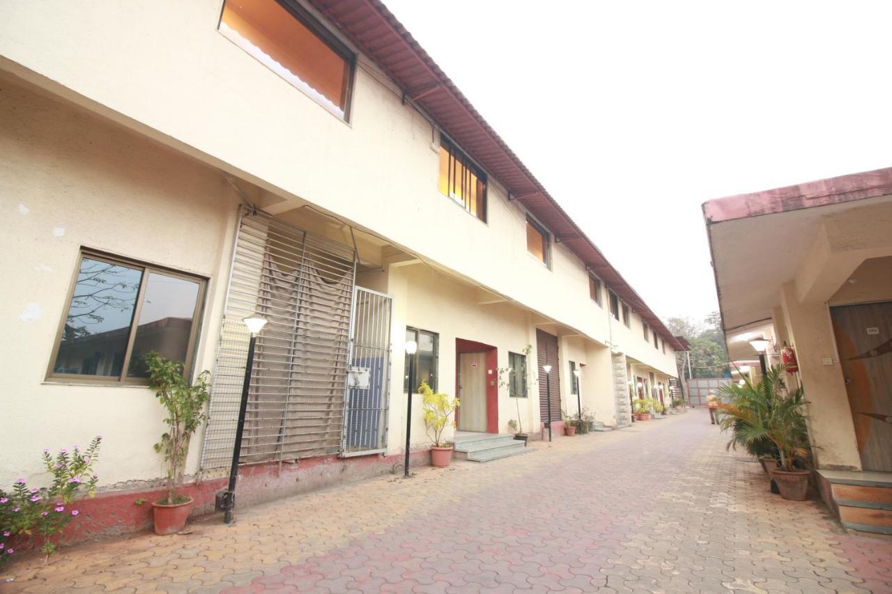 Hotel Nest Inn Residency Bhiwandi Bagian luar foto
