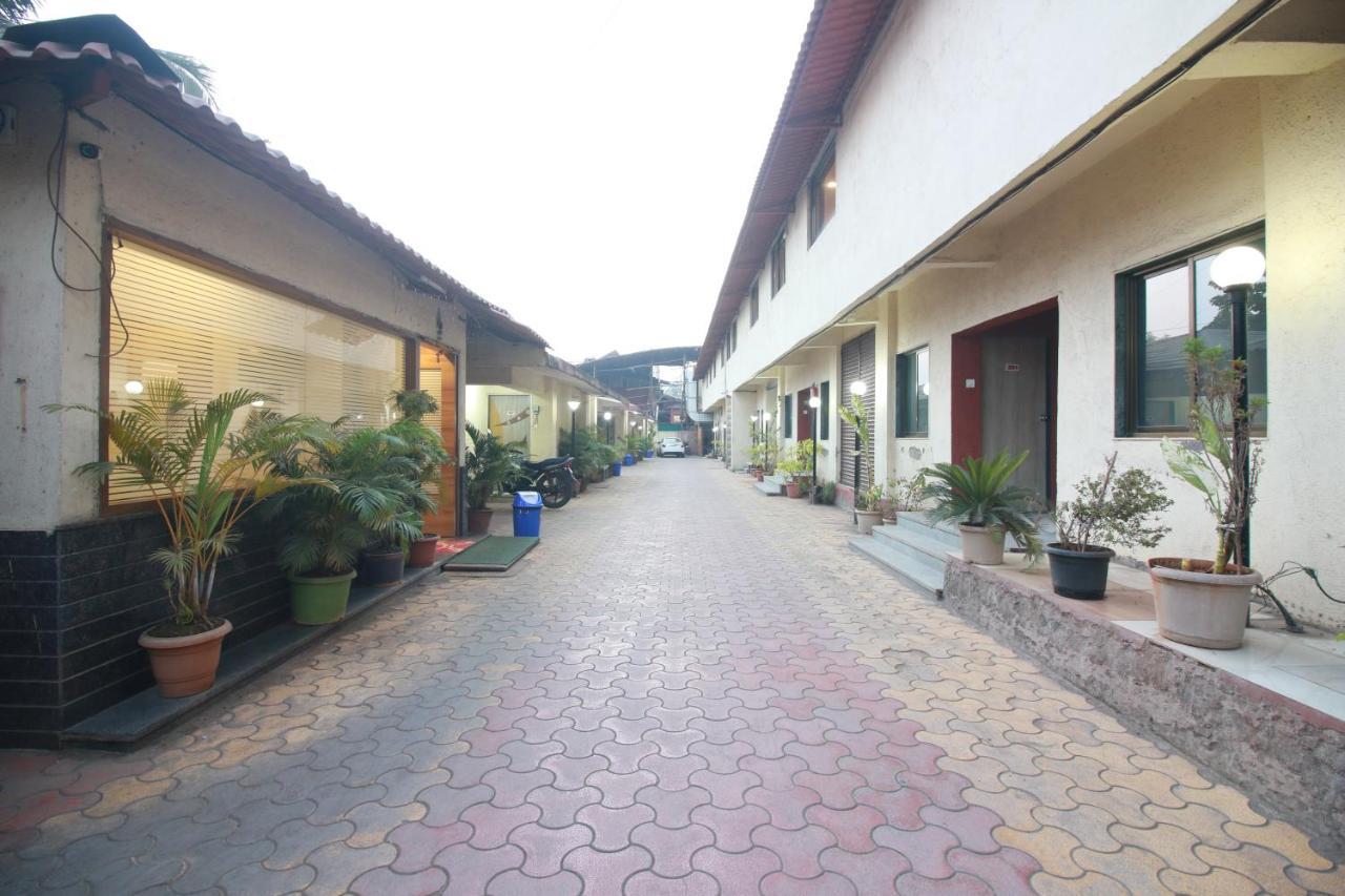 Hotel Nest Inn Residency Bhiwandi Bagian luar foto