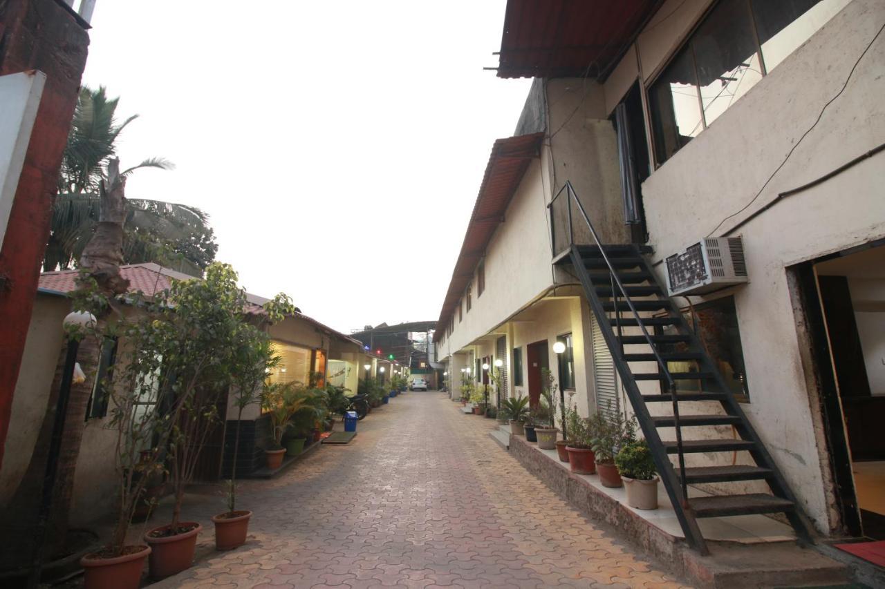 Hotel Nest Inn Residency Bhiwandi Bagian luar foto