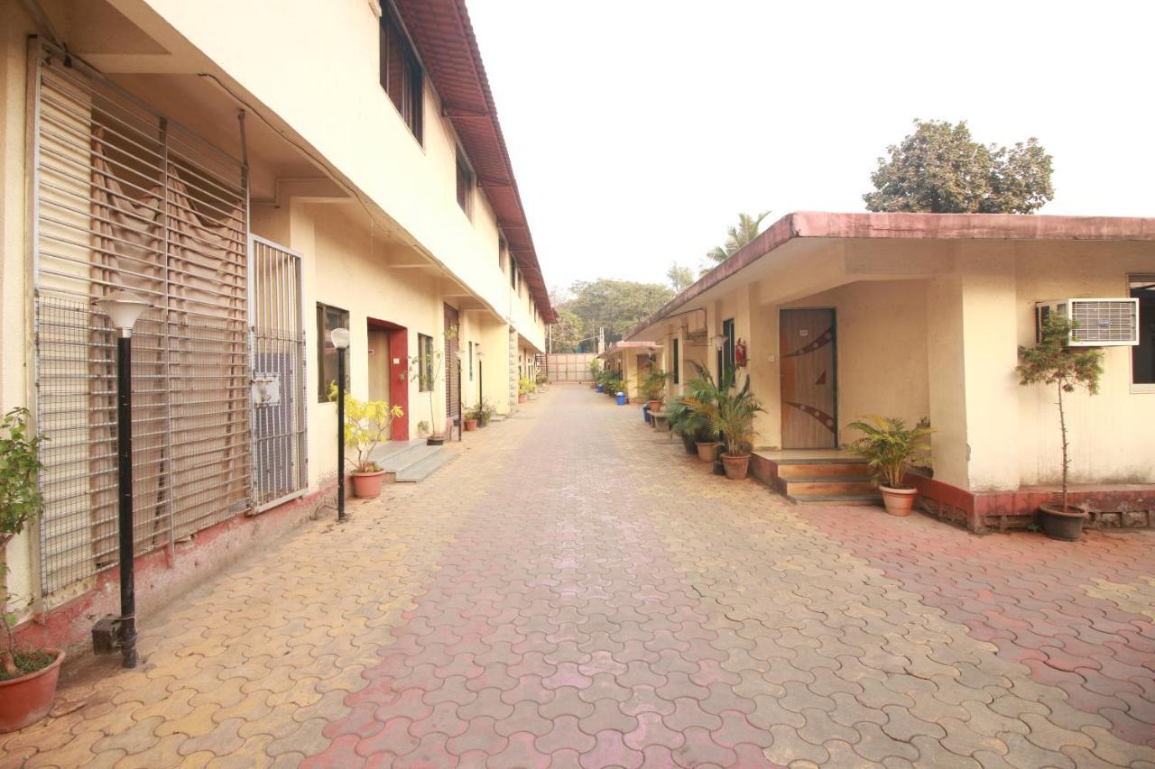 Hotel Nest Inn Residency Bhiwandi Bagian luar foto