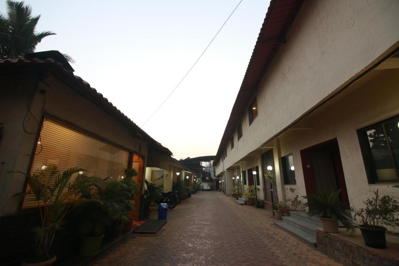 Hotel Nest Inn Residency Bhiwandi Bagian luar foto