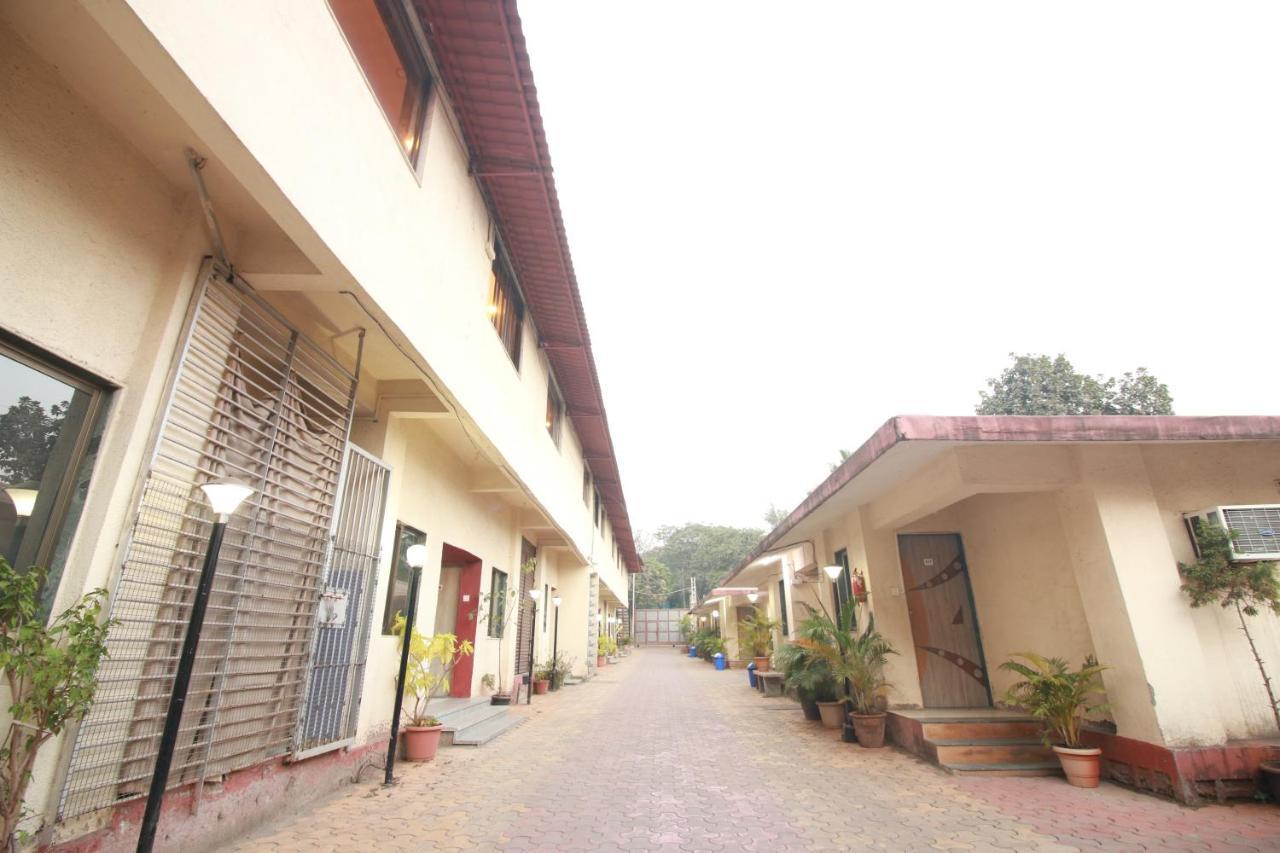 Hotel Nest Inn Residency Bhiwandi Bagian luar foto